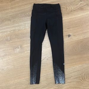 LULULEMON Black Leggings With Pockets and Reflective Detailing